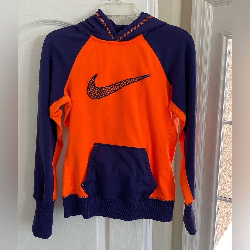 Women’s Nike Therma-Fit Hoodie. Size Small